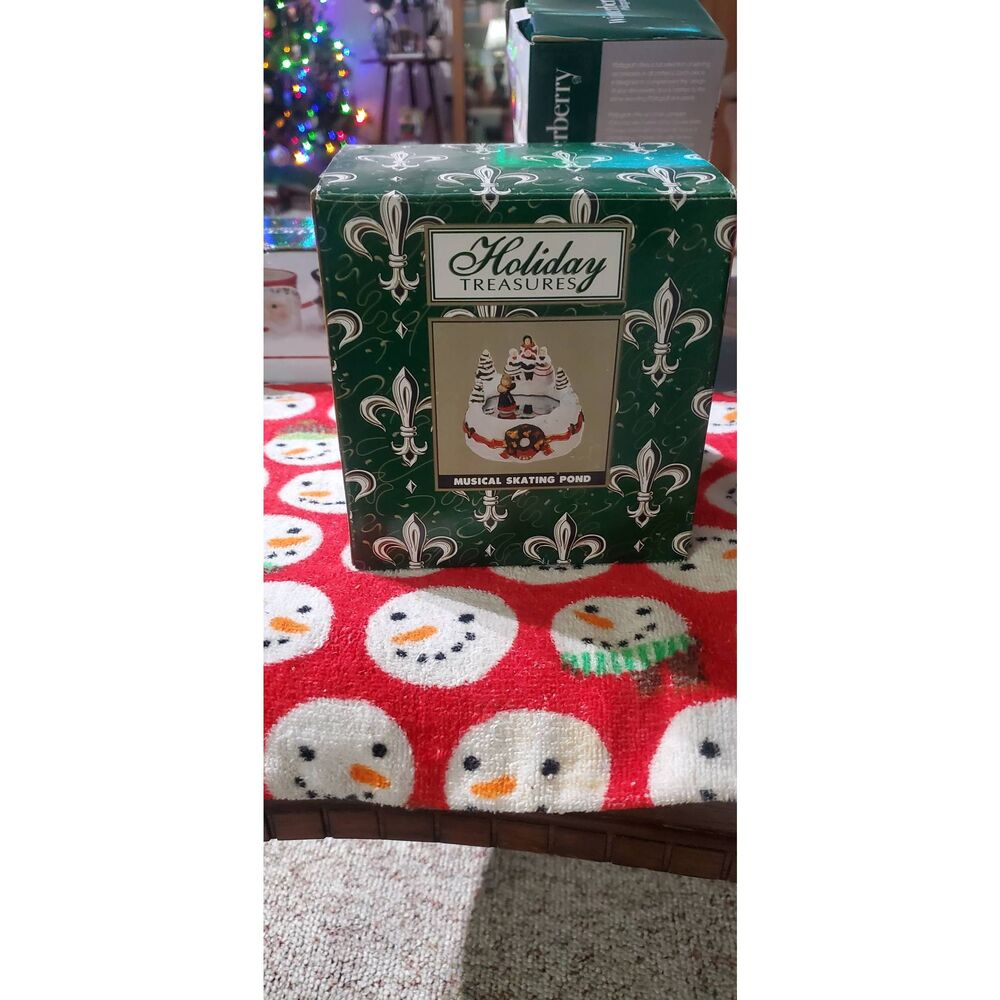NEW IN BOX HOLIDAY TREASURES MUSICAL SKATING POND